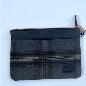 British bag company Black and Gray Plaid Men's Clutch